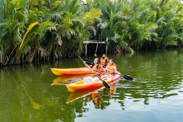 RiverTree Villa & Resort vue kayak